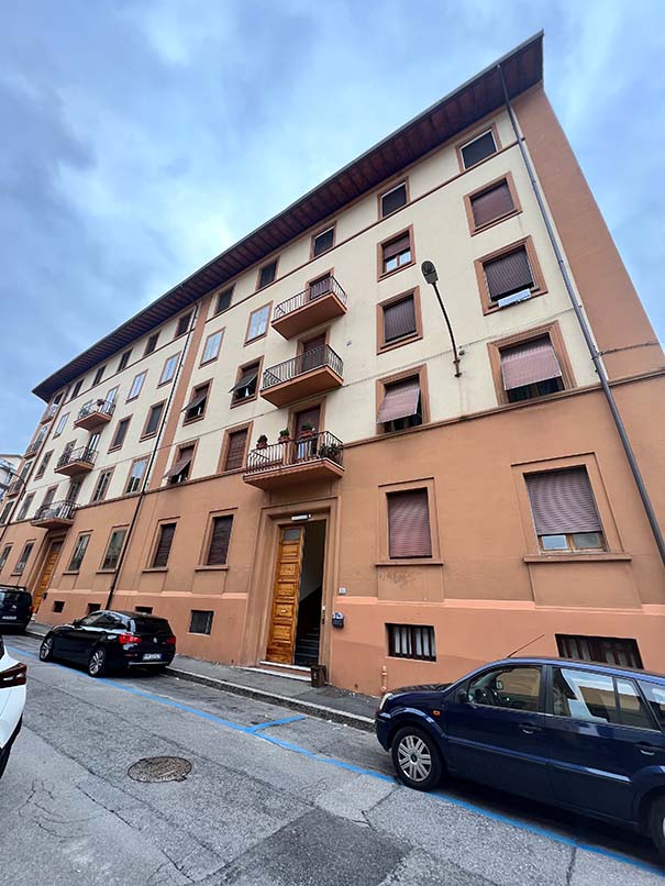 investimento immobiliare disponibile frazionamento in appartamenti saldo e stralcio bene già acquisito all'asta leader house investment esterno